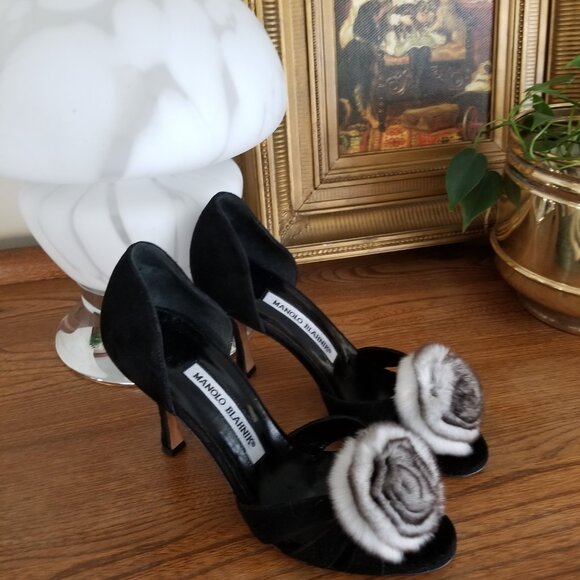Manolo Blahnik Shoes / Heels / Pumps Black Suede Lush Chinchilla Rose Size 5 - Picture 4 of 11